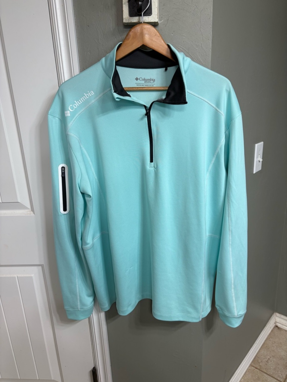 Columbia Golf Mint Green Quarter-Zip Performance Pullover with Black Trim